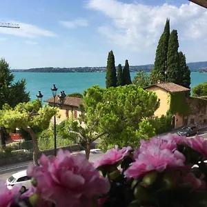 Guest house Taverna Affittacamere, Gardone Riviera
